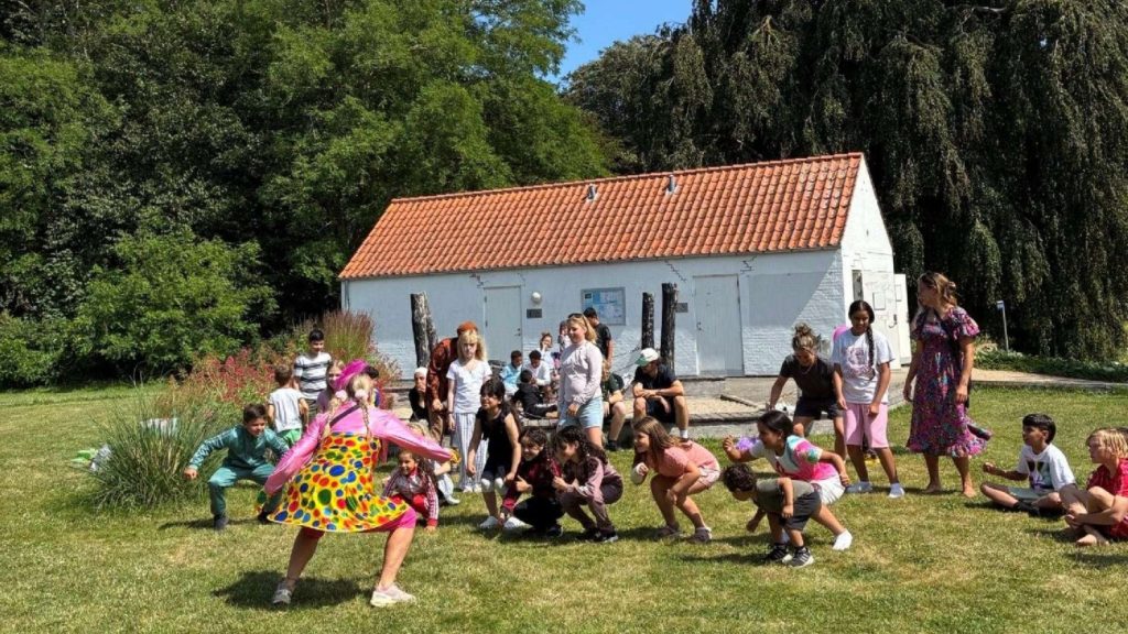 Danse Mille leger med børnene