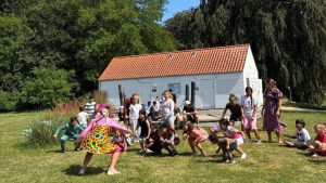 Danse Mille leger med børnene